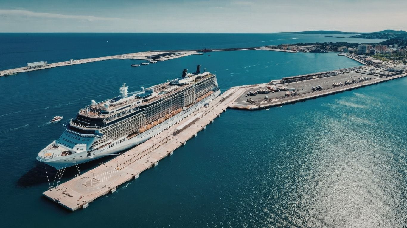 Why a Cruise Can Be Better Than a Traditional Land Vacation Why a Cruise Can Be Better Than a Traditional Land Vacation